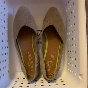 Toms Flats - Worn twice size 8.5.